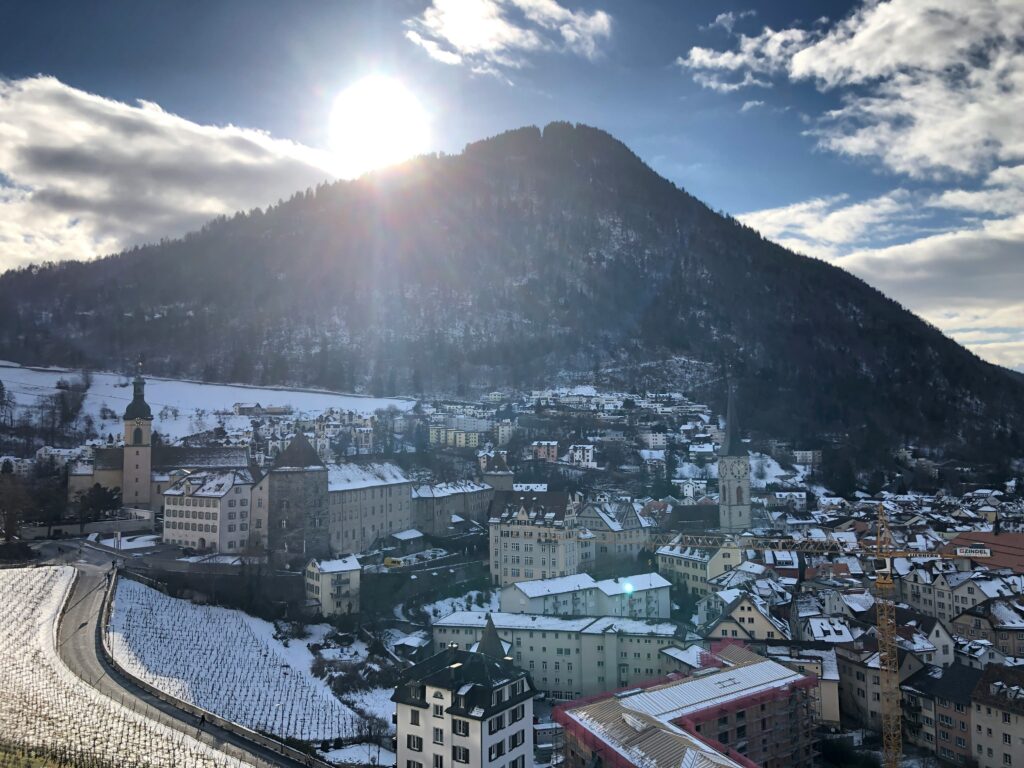 Die Kantonshauptstadt mit dem Churer Hausberg Brambrüesch im Hintergrund.