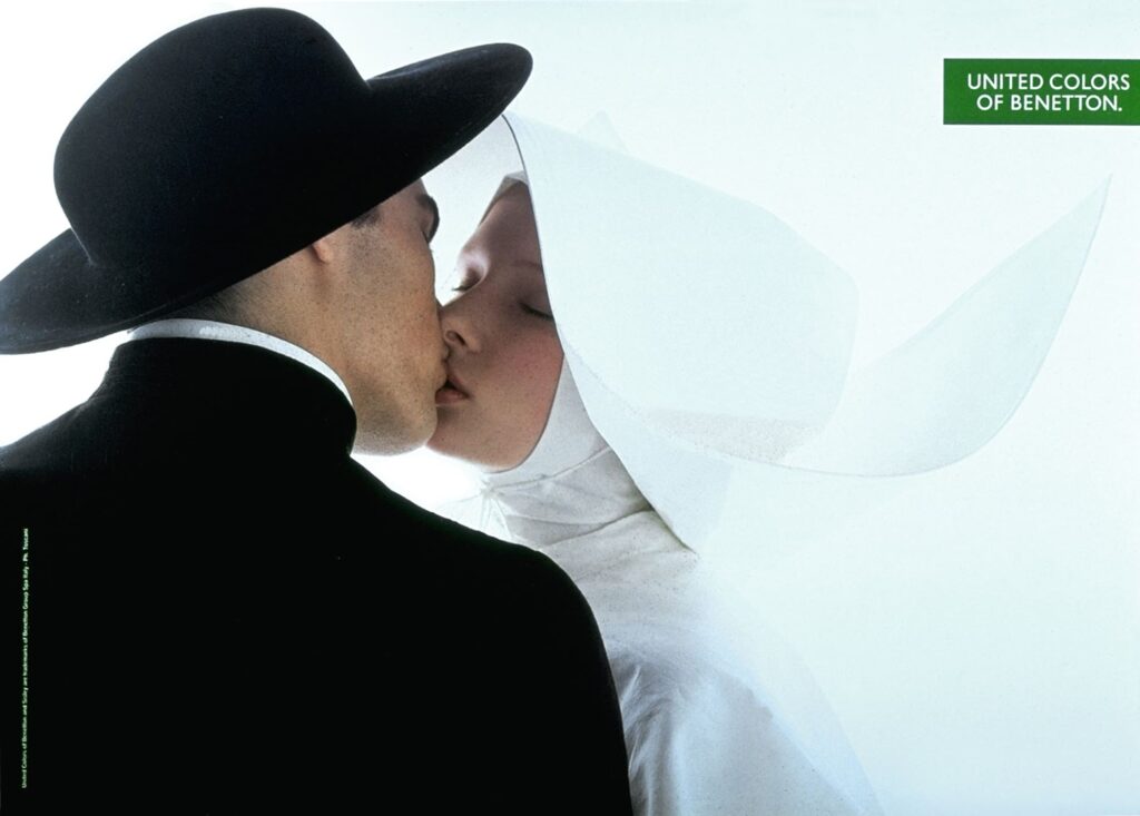 Das Bild hinterfragt religiöse Dogmen und Konventionen, insbesondere die strengen Regeln zu Zölibat und Keuschheit in der katholischen Kirche.
Bild: Benetton-Group