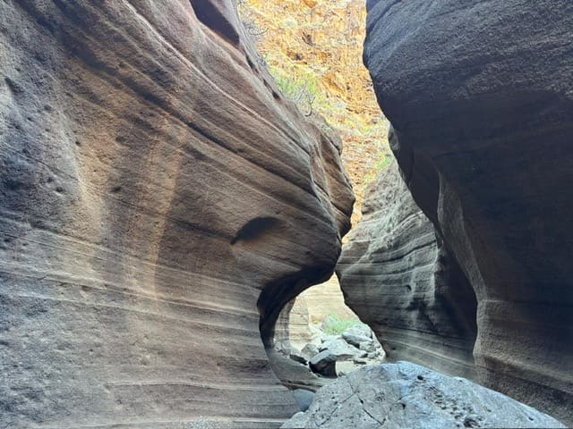 Der Barranco de Las Vacas in den frühen Morgenstunden; wenn die Sonne den Boden erreicht, entstehen hier die schönsten Fotokulissen.